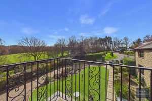 Photo 33- click for photo gallery